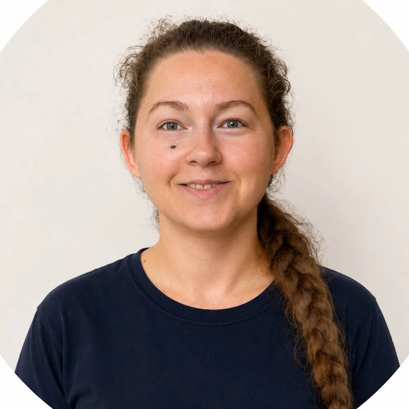 Natalija, rengøringsassistent hos Fokus Rengøring