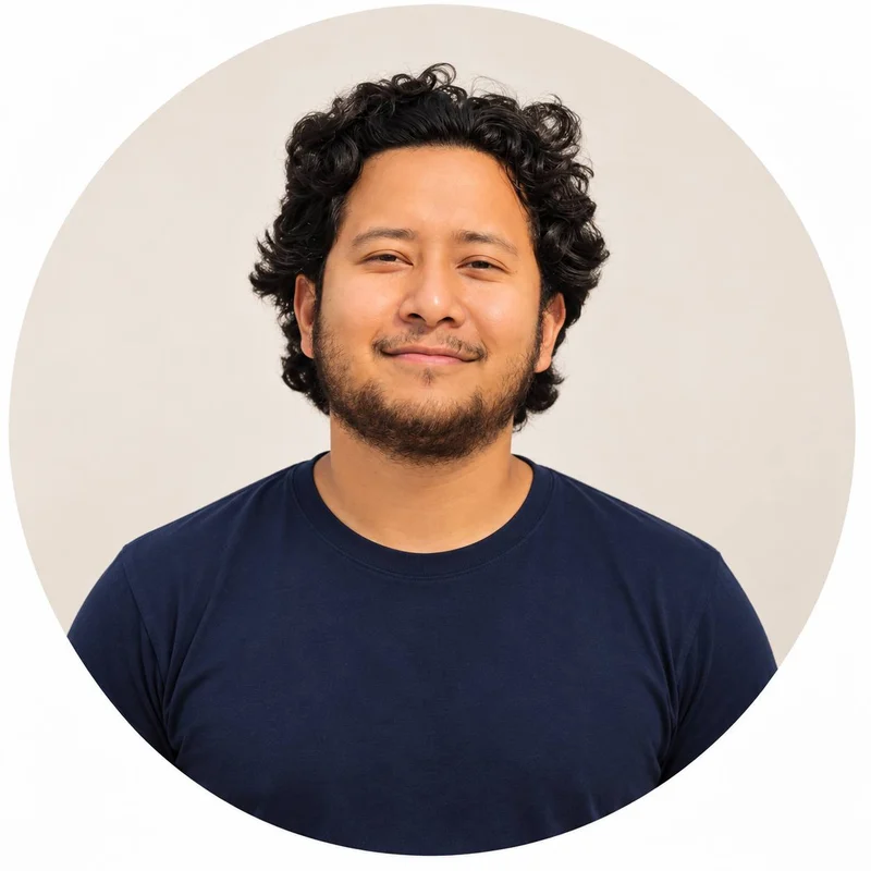 Santosh, rengøringsassistent hos Fokus Rengøring